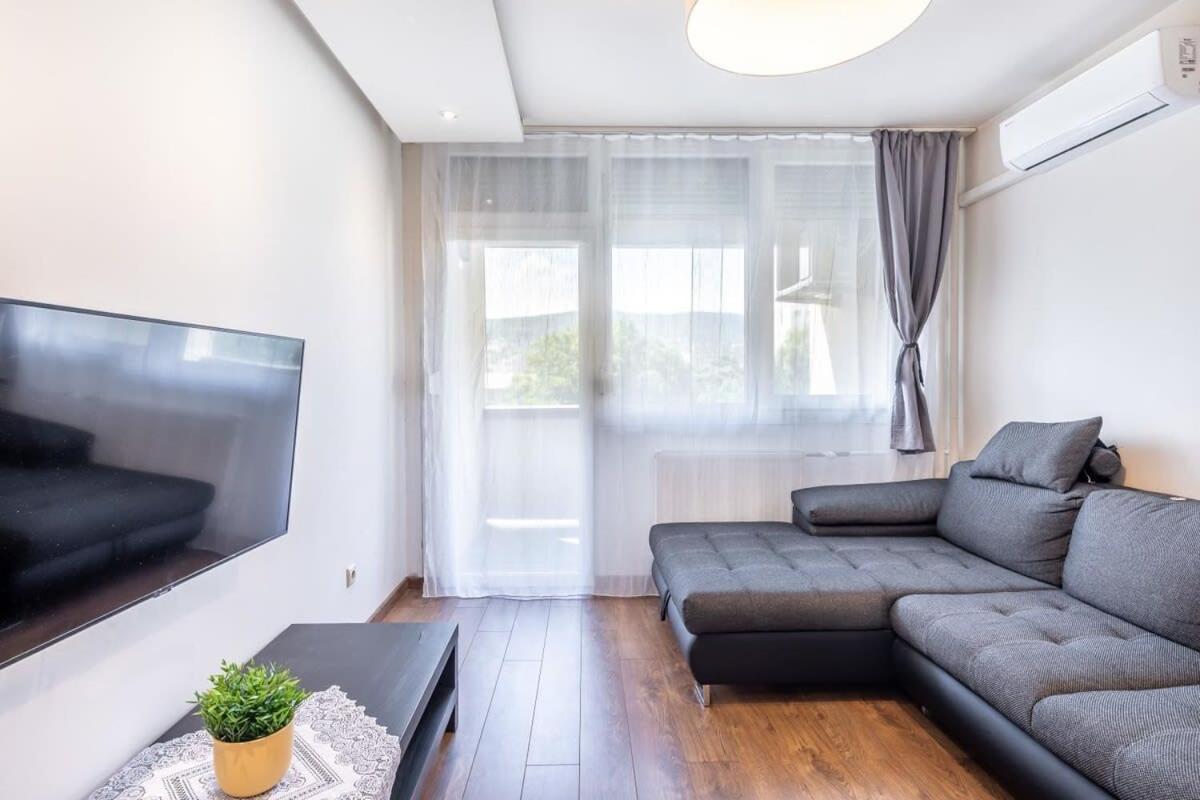 Cozy Quiet Apartment With A Balcony Budapest Exterior photo